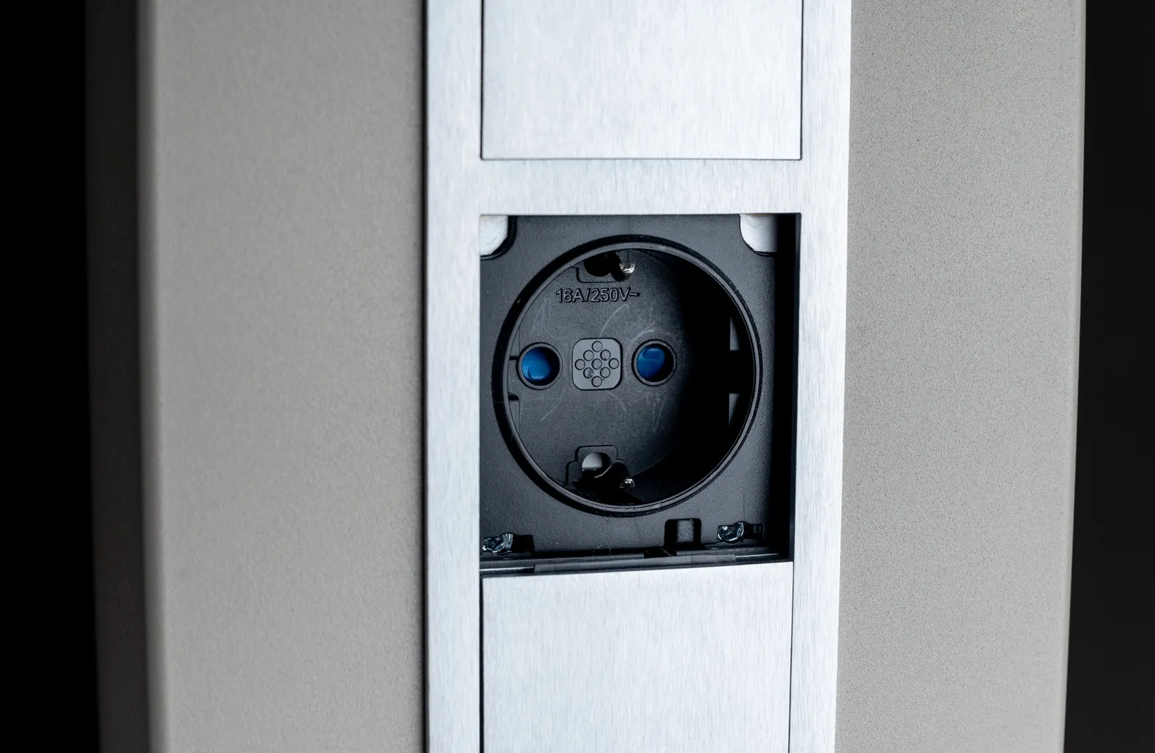 Strom- und USB-Steckdosen 3