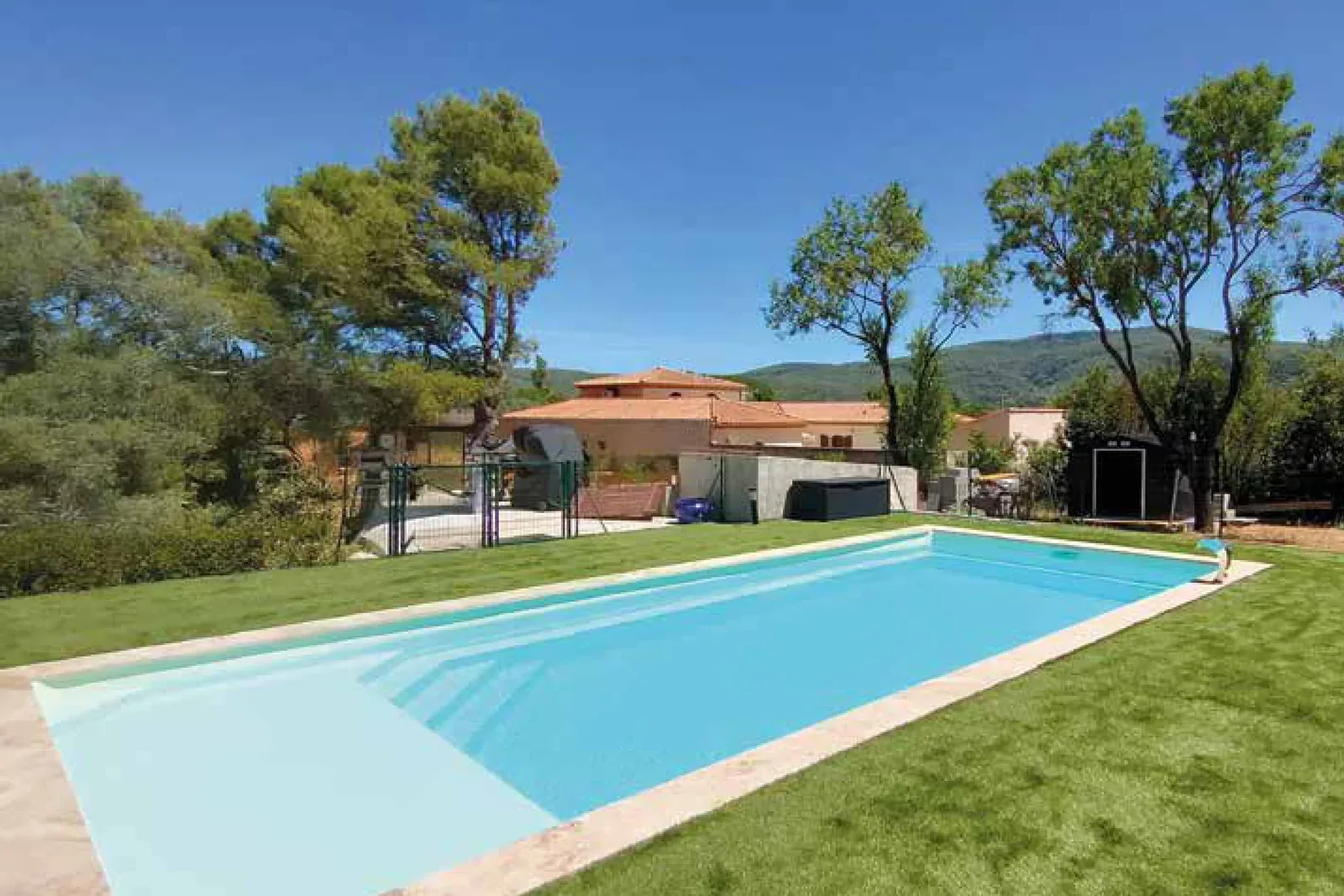Piscine coque polyester DÉTENTE PLAGE 8
